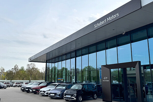 Schubert Motors Eingangsschild mit Hyundai Logo